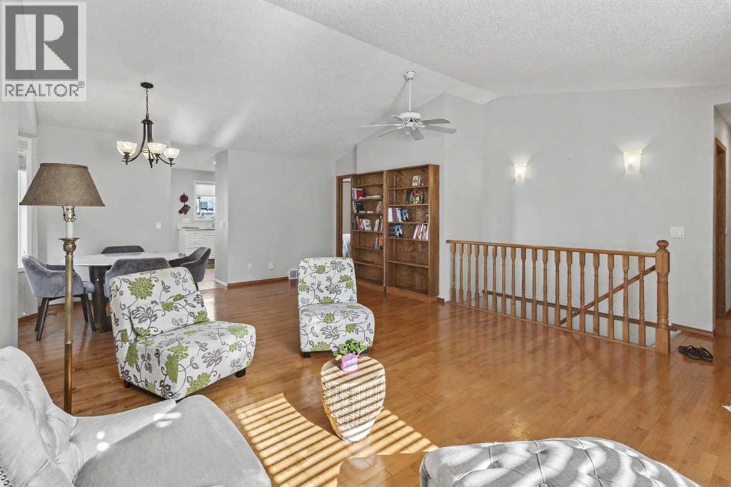 20 Arbour Cliff Close NW, Calgary, Alberta  T3G 3W8 - Photo 4 - A2350486