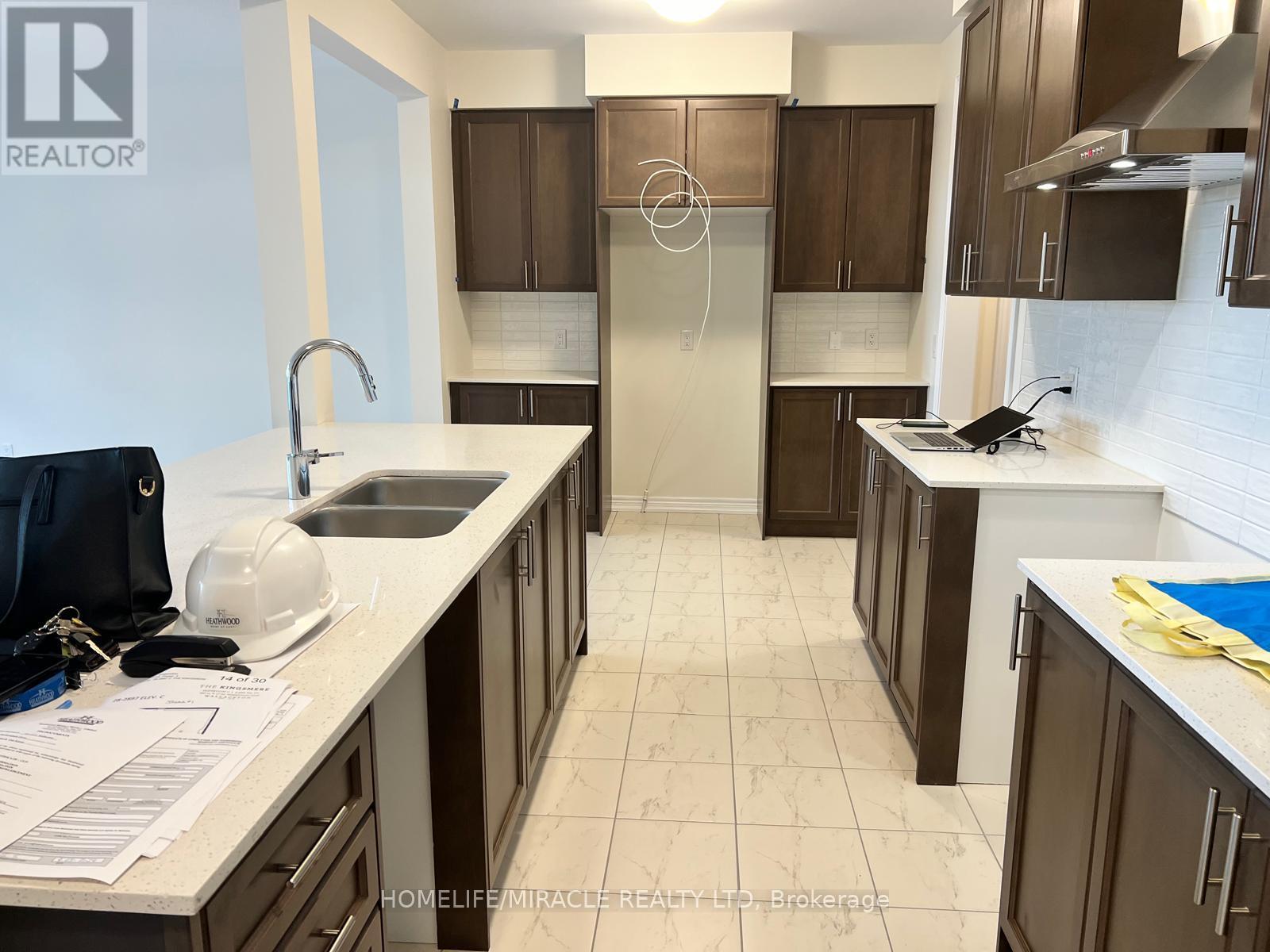 268 Broadacre Drive, Kitchener, Ontario  N2R 0S6 - Photo 4 - X14117384