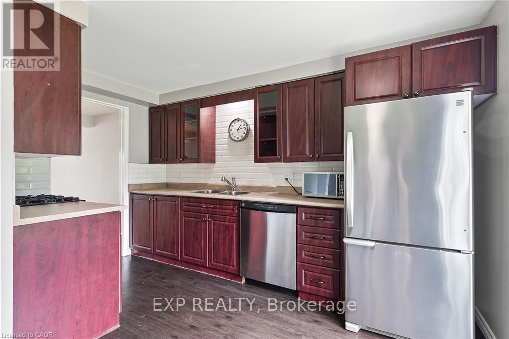 432b Dunvegan Drive, Waterloo, Ontario  N2K 2C7 - Photo 4 - X14117386