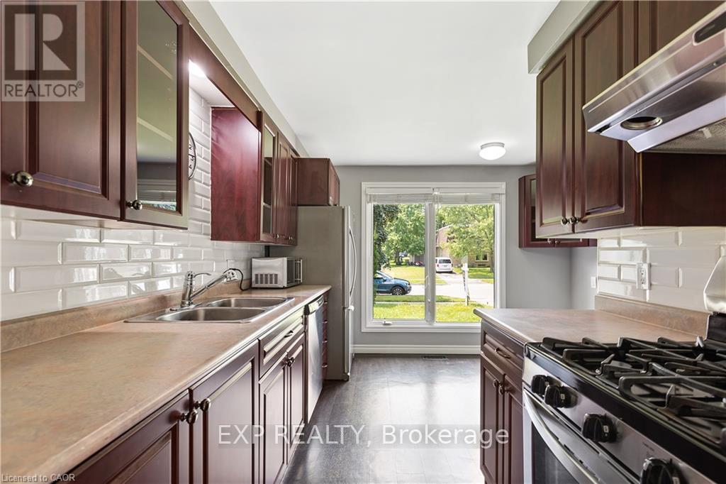 432b Dunvegan Drive, Waterloo, Ontario  N2K 2C7 - Photo 5 - X14117386