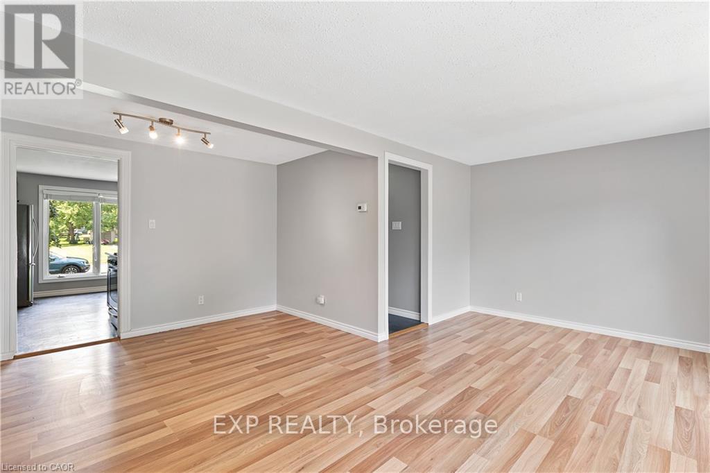 432b Dunvegan Drive, Waterloo, Ontario  N2K 2C7 - Photo 8 - X14117386