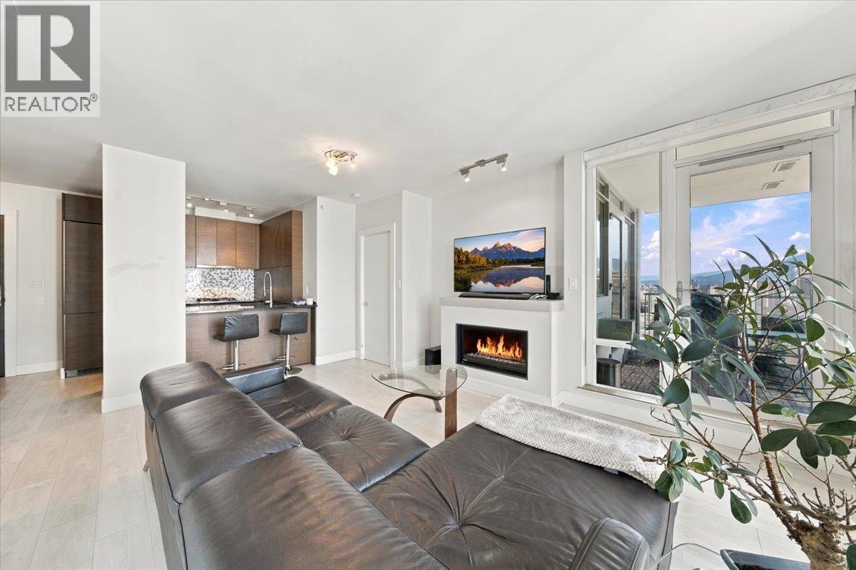 2404 565 SMITHE STREET, Vancouver, British Columbia