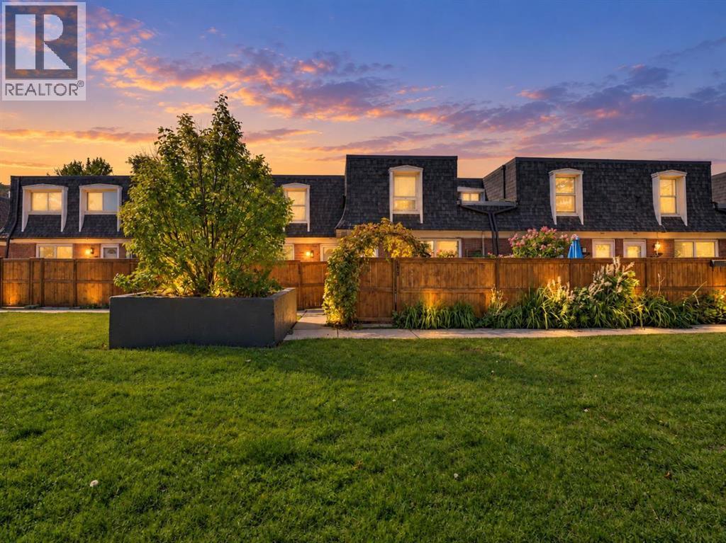 152, 330 Canterbury Drive SW, Calgary, Alberta  T2W 1H6 - Photo 1 - A2348695