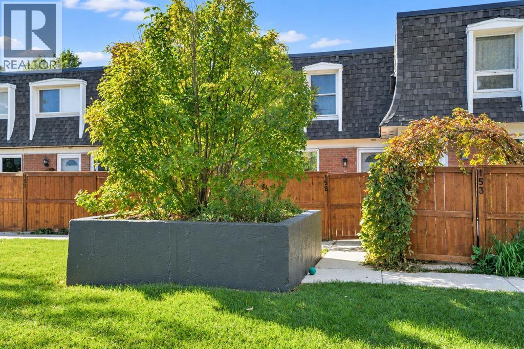 152, 330 Canterbury Drive SW, Calgary, Alberta  T2W 1H6 - Photo 2 - A2348695