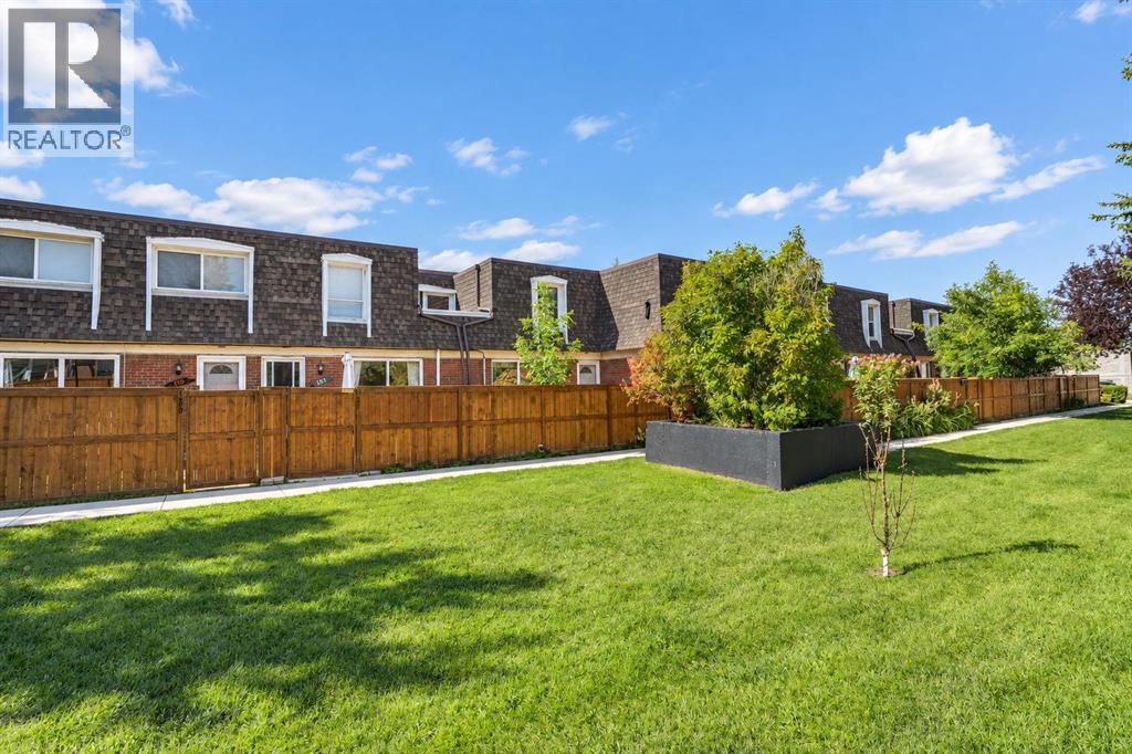 152, 330 Canterbury Drive SW, Calgary, Alberta  T2W 1H6 - Photo 3 - A2348695