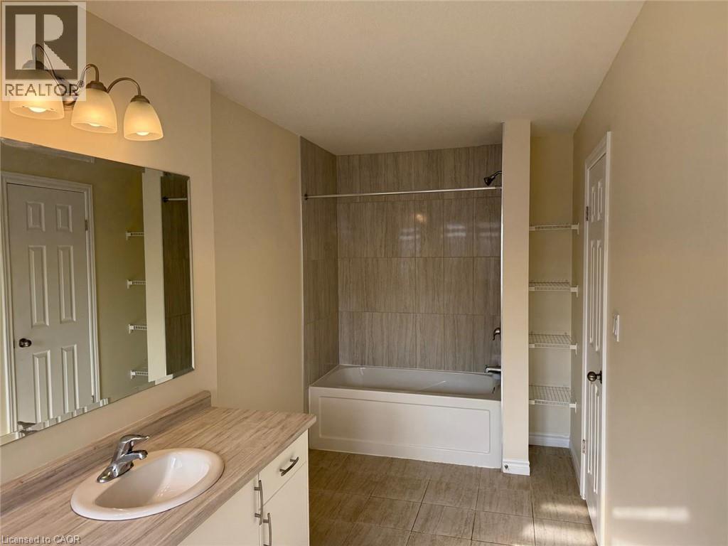 311 Bradshaw Drive, Stratford, Ontario  N5A 0K2 - Photo 14 - 40874082