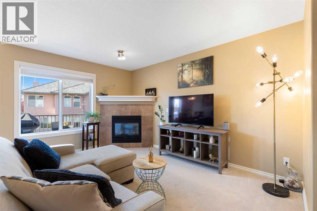 11 Royal Crest Court NW, Calgary, Alberta T3G 5W3 - Photo 6 - A2350656