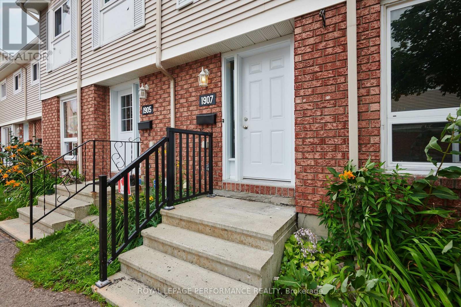 33 - 1907 Colorado Lane, Ottawa, Ontario K1C 6V4 - Photo 2 - X14117610