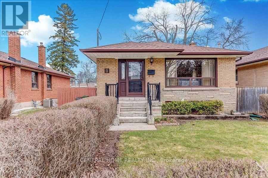 3 HOLTON ROAD, Toronto, Ontario