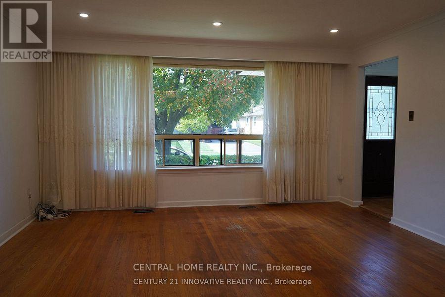 3 Holton Road, Toronto, Ontario  M1G 1E7 - Photo 11 - E14117546