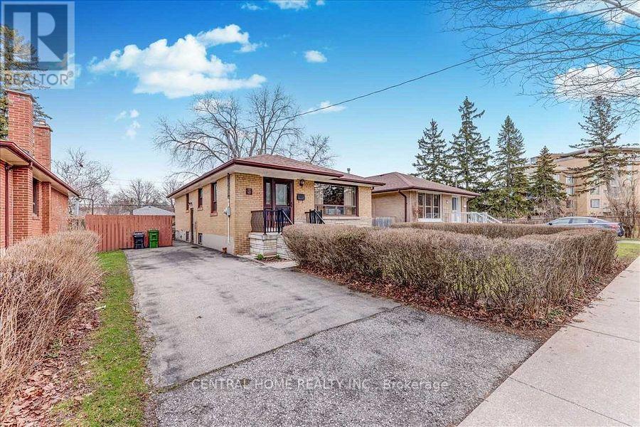 3 Holton Road, Toronto, Ontario  M1G 1E7 - Photo 2 - E14117546