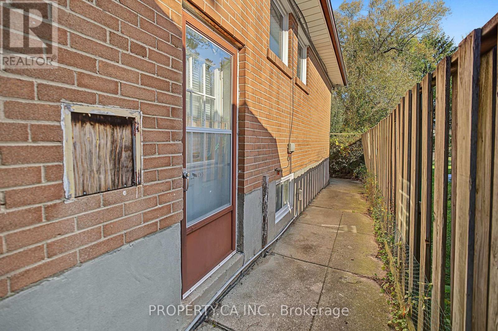 63 Bennett Road, Toronto, Ontario  M1E 3Y2 - Photo 40 - E14117576
