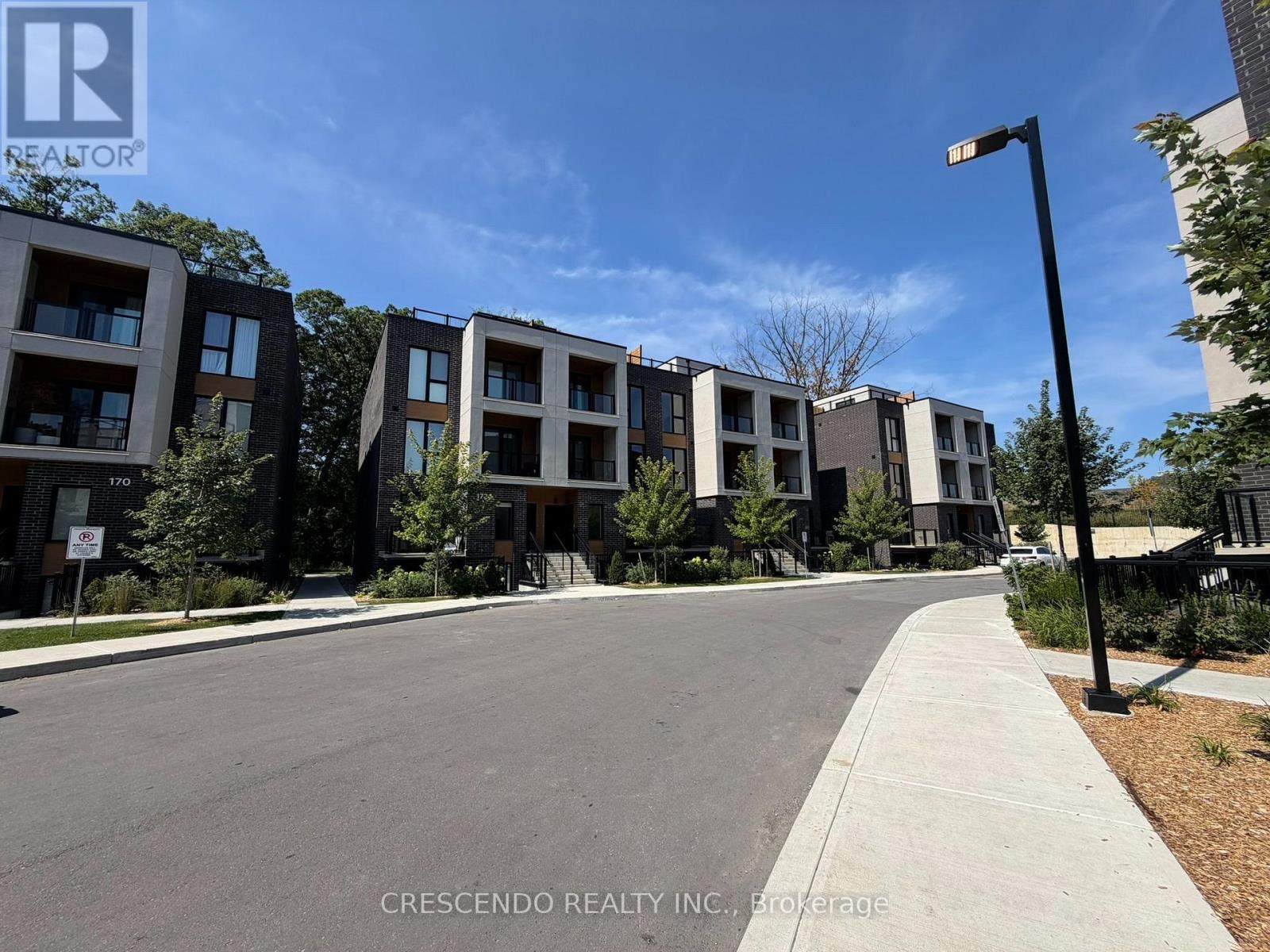 8 - 176 CLONMORE DRIVE, Toronto, Ontario