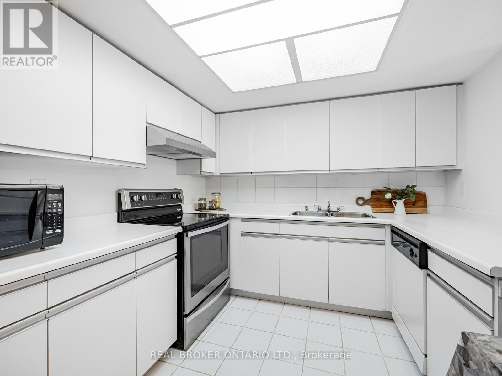 805 - 20 Baif Boulevard, Richmond Hill, Ontario  L4C 8T1 - Photo 4 - N14117458
