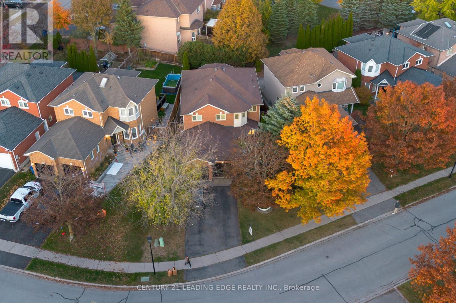 803 Best Circle, Newmarket, Ontario  L3X 2H6 - Photo 2 - N14117560