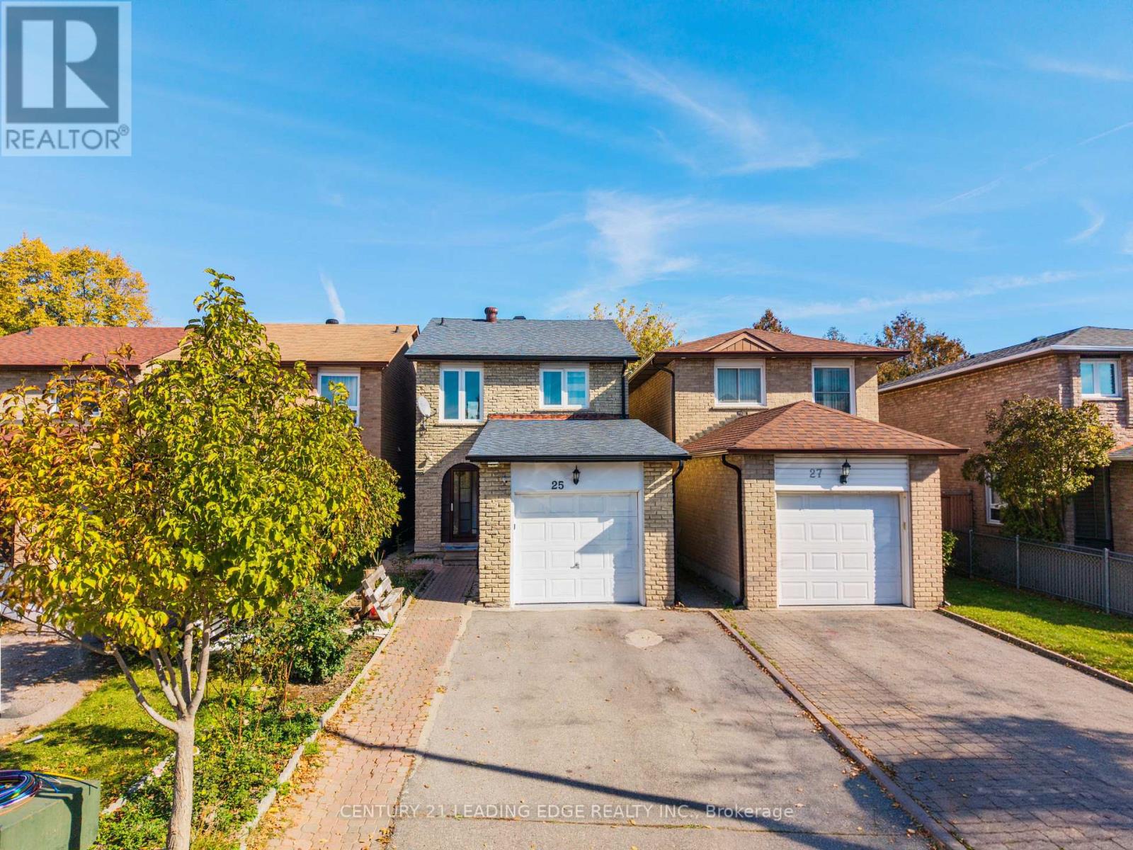 25 Croxley Green, Markham, Ontario  L3R 3T5 - Photo 2 - N14117596