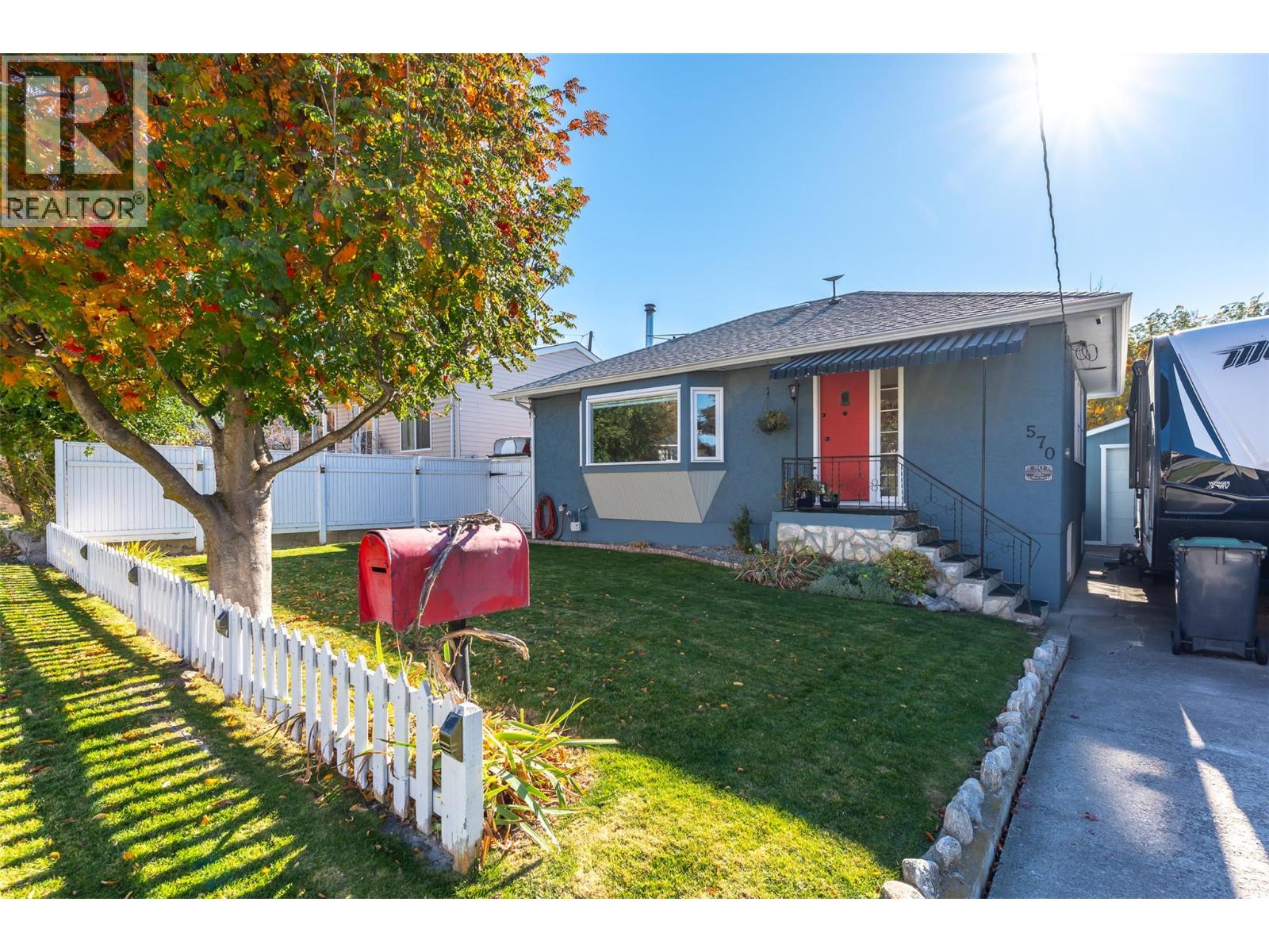 570 Wade Avenue E, Penticton, British Columbia  V2A 1T3 - Photo 4 - 10404500