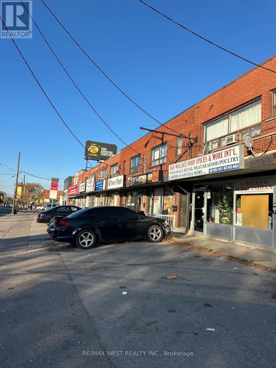 916 Wilson Avenue, Toronto, Ontario  M3K 1E7 - Photo 2 - W14117452