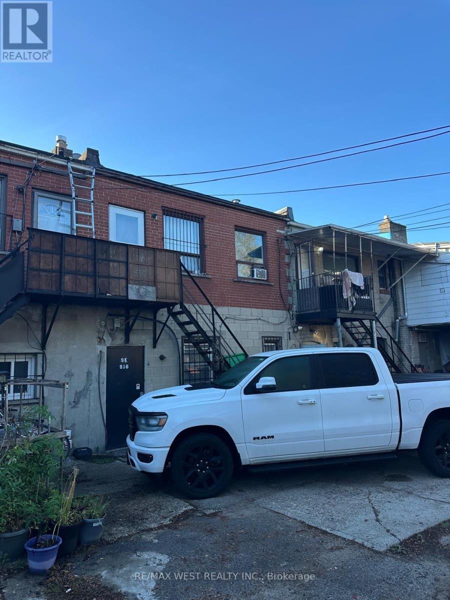 916 Wilson Avenue, Toronto, Ontario  M3K 1E7 - Photo 4 - W14117452