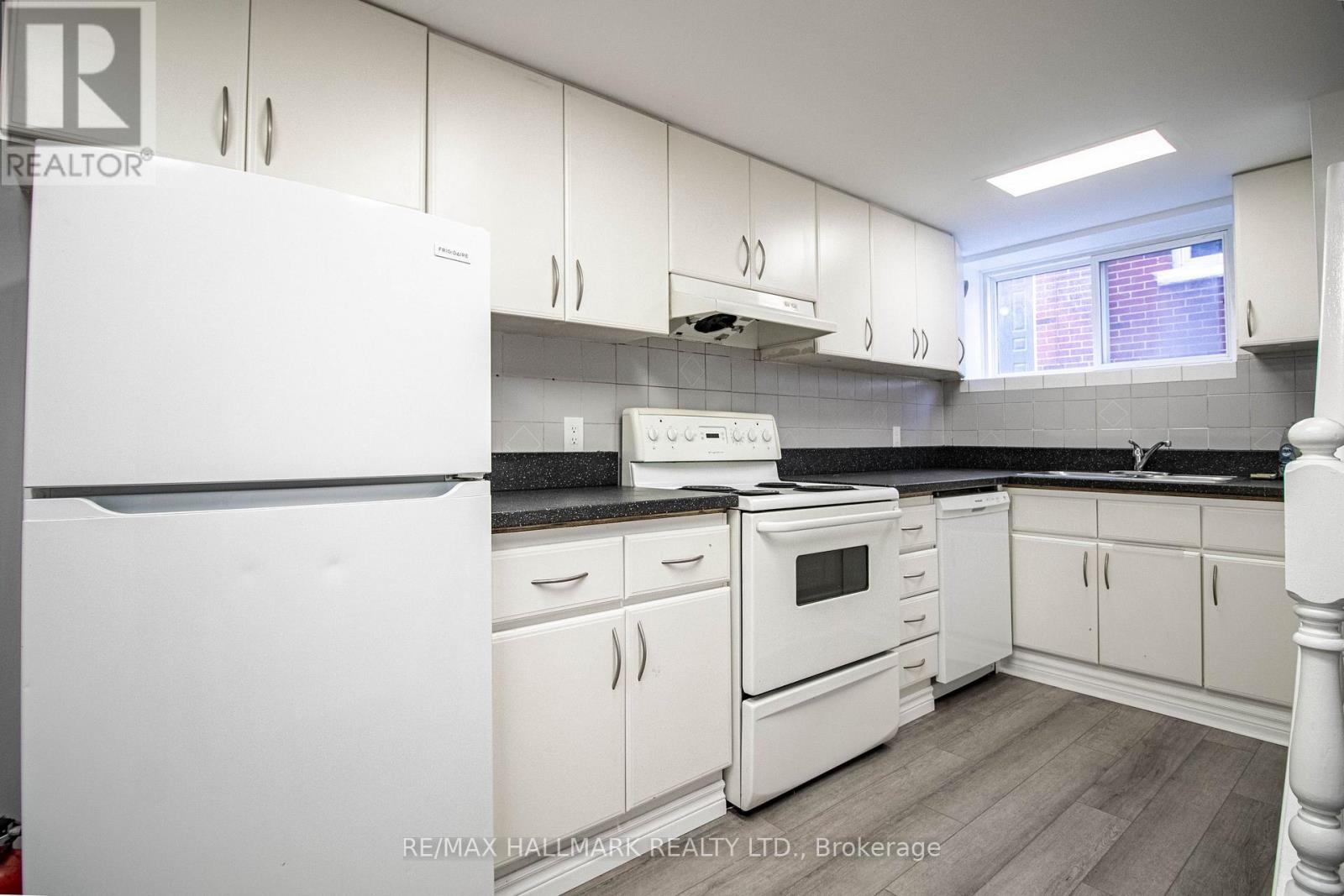 300 - 123 DUNN AVENUE, Toronto, Ontario