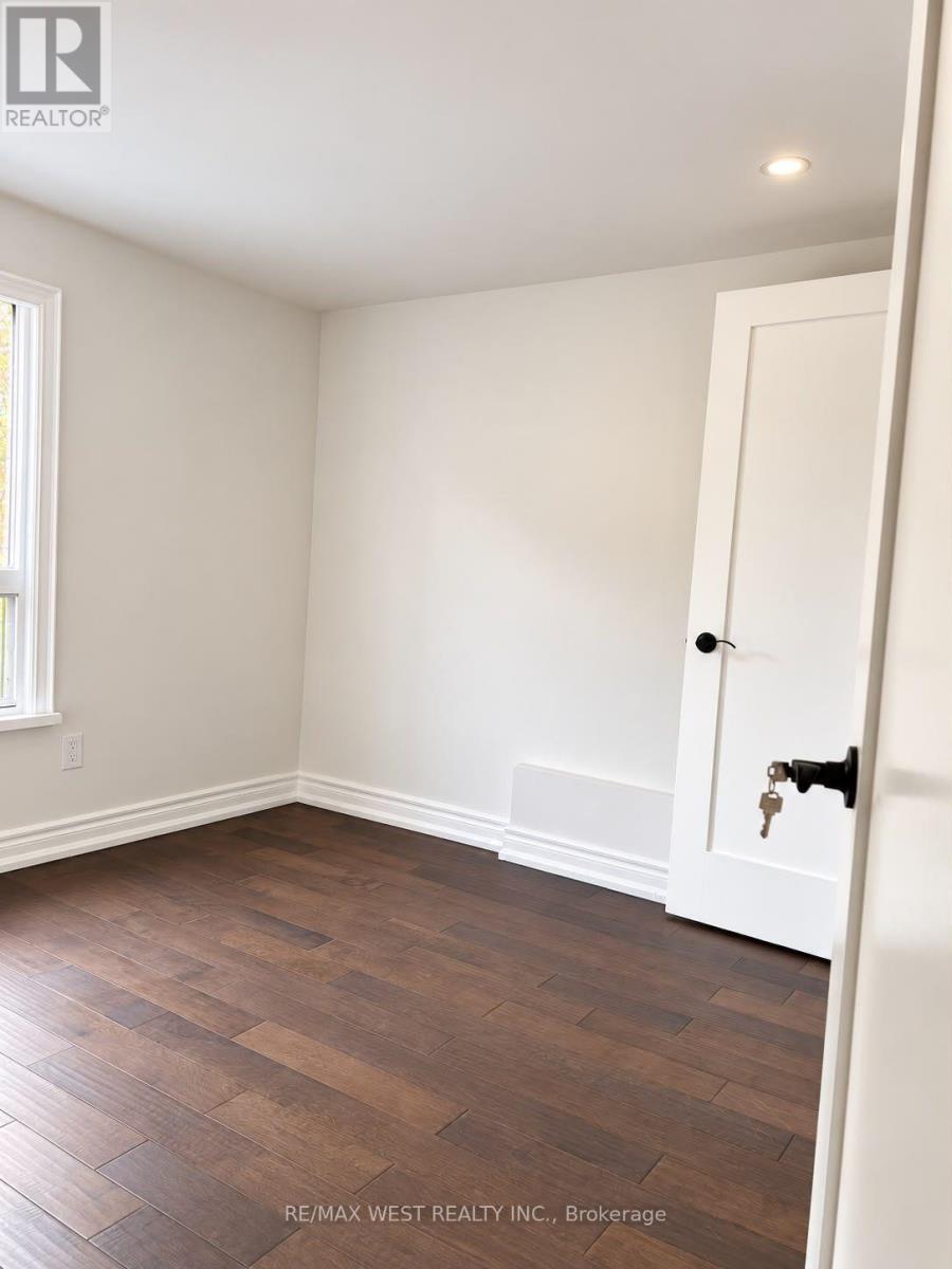 Upper - 181 Cedric Avenue, Toronto, Ontario  M6C 3X7 - Photo 4 - C14114448
