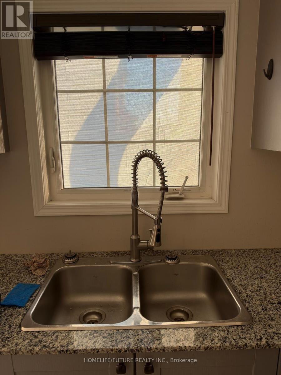 123 Bruce Cameron Drive, Clarington, Ontario  L1C 0W1 - Photo 6 - E14108694