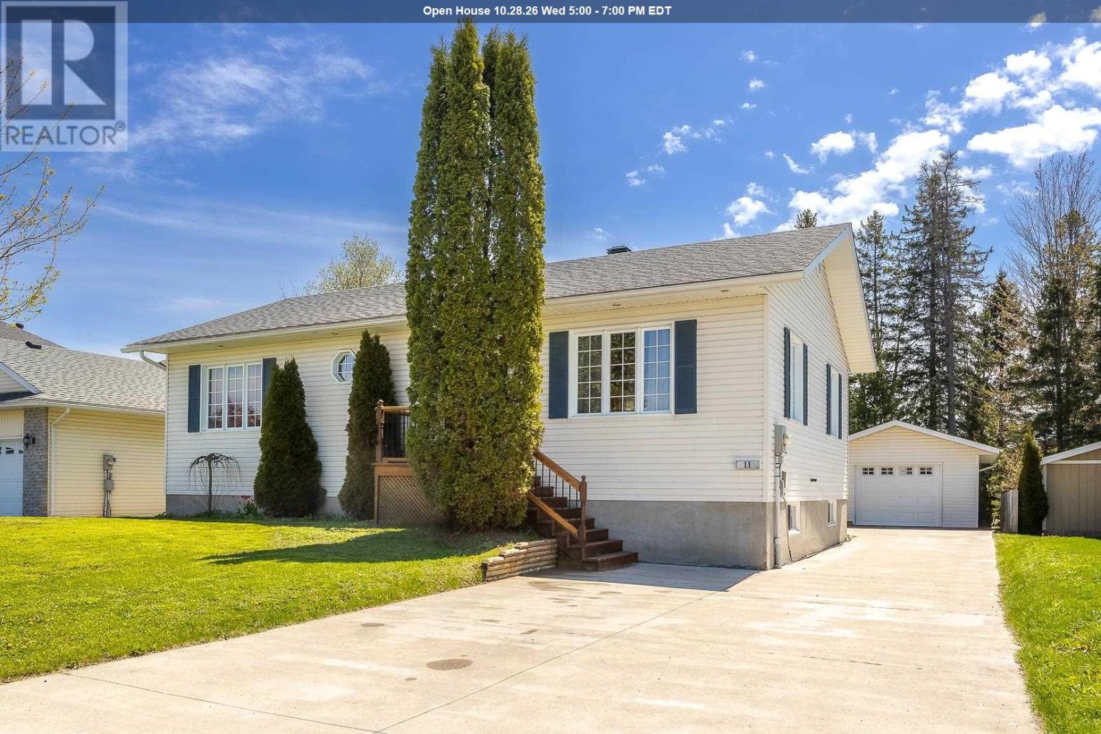 11 Chatfield DR, Sault Ste Marie, Ontario