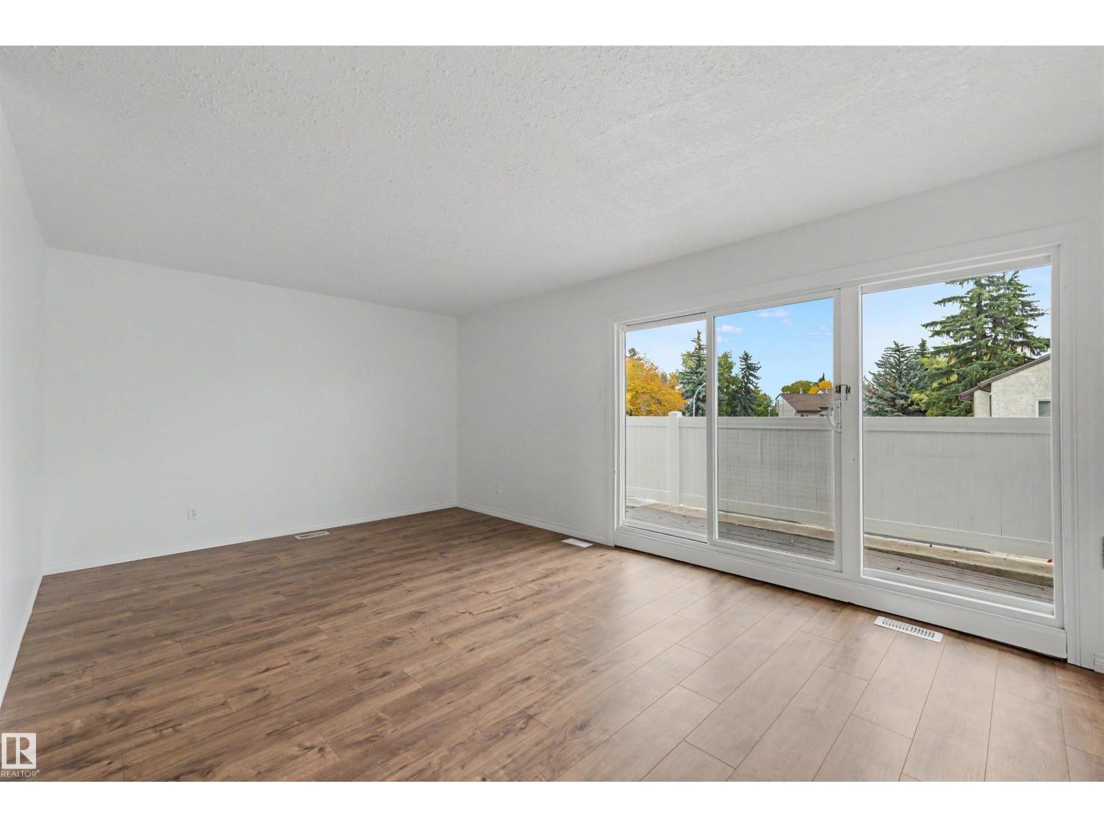 8c Meadowlark Vg Nw, Edmonton, Alberta  T5R 5X3 - Photo 8 - E4510686