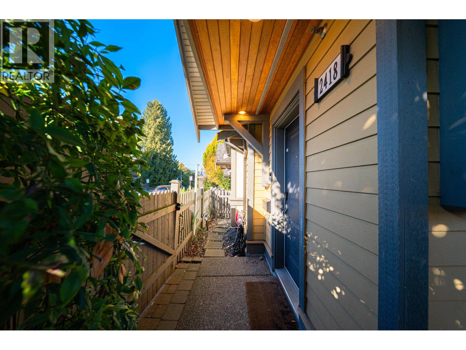2418 St. Catherines Street, Vancouver, British Columbia  V5T 3X9 - Photo 3 - R3178422