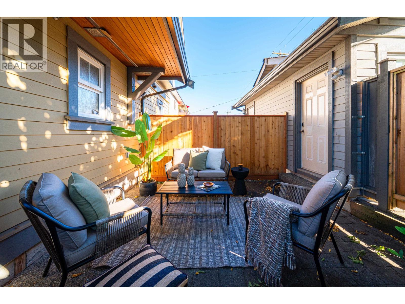 2418 St. Catherines Street, Vancouver, British Columbia  V5T 3X9 - Photo 5 - R3178422