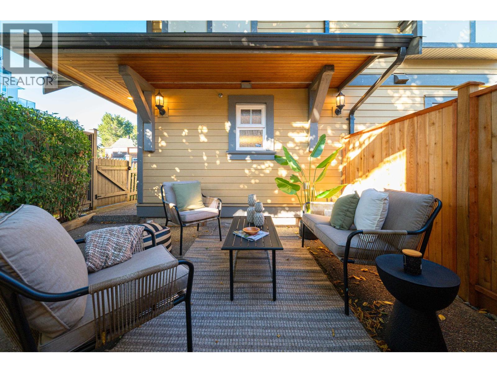 2418 St. Catherines Street, Vancouver, British Columbia  V5T 3X9 - Photo 6 - R3178422