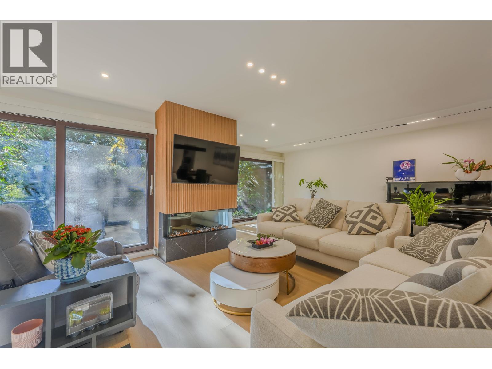 426 GREENSBORO PLACE