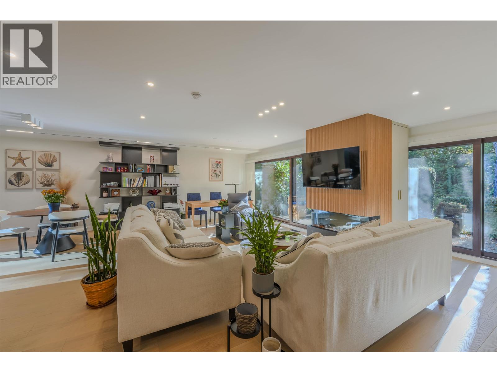 426 GREENSBORO PLACE