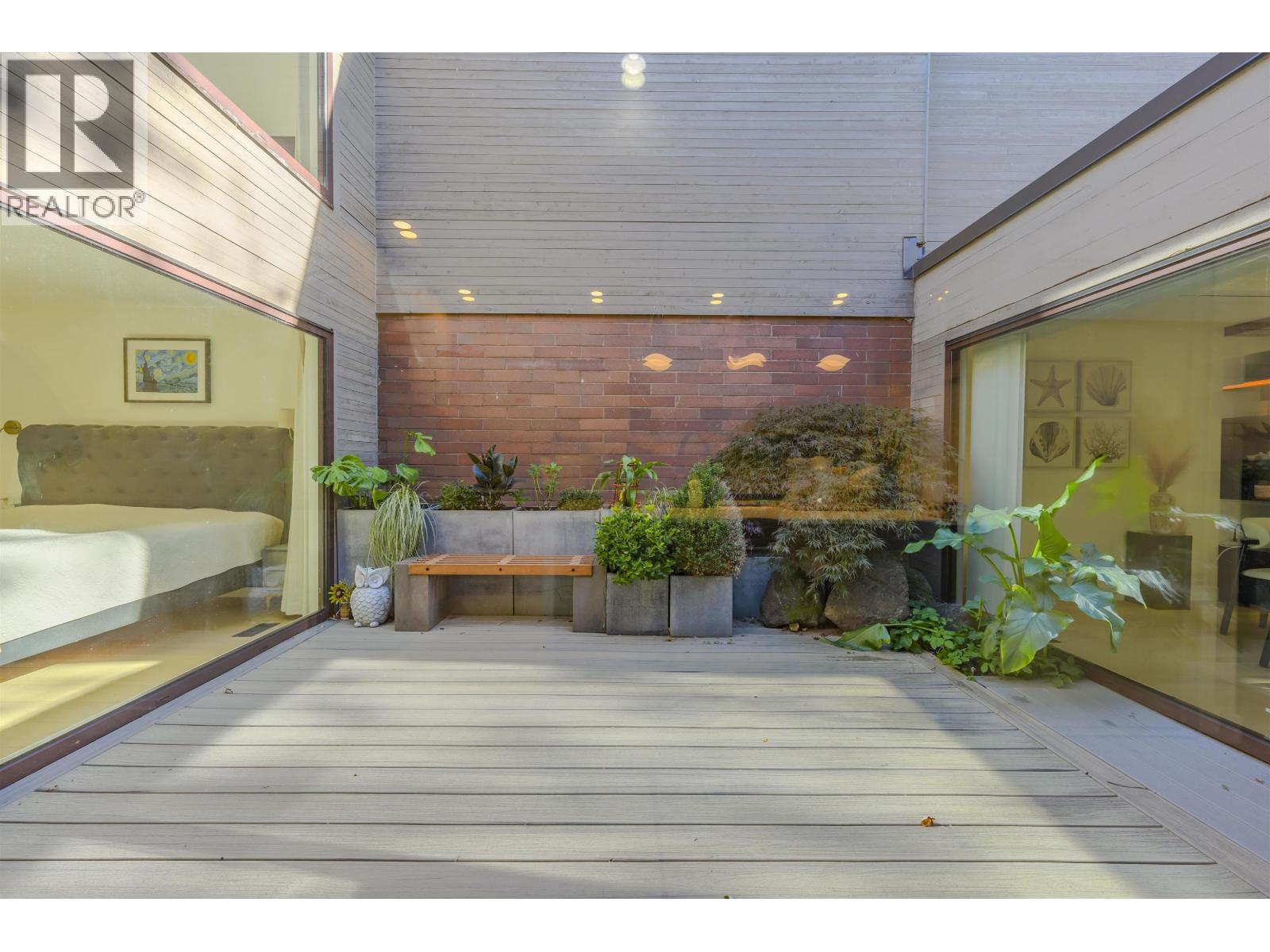 426 GREENSBORO PLACE