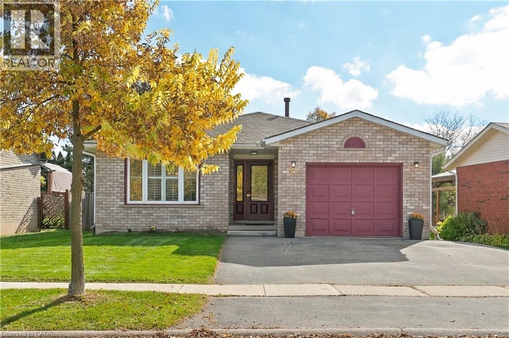 99 LYNDEN HILL Crescent, Brantford, Ontario