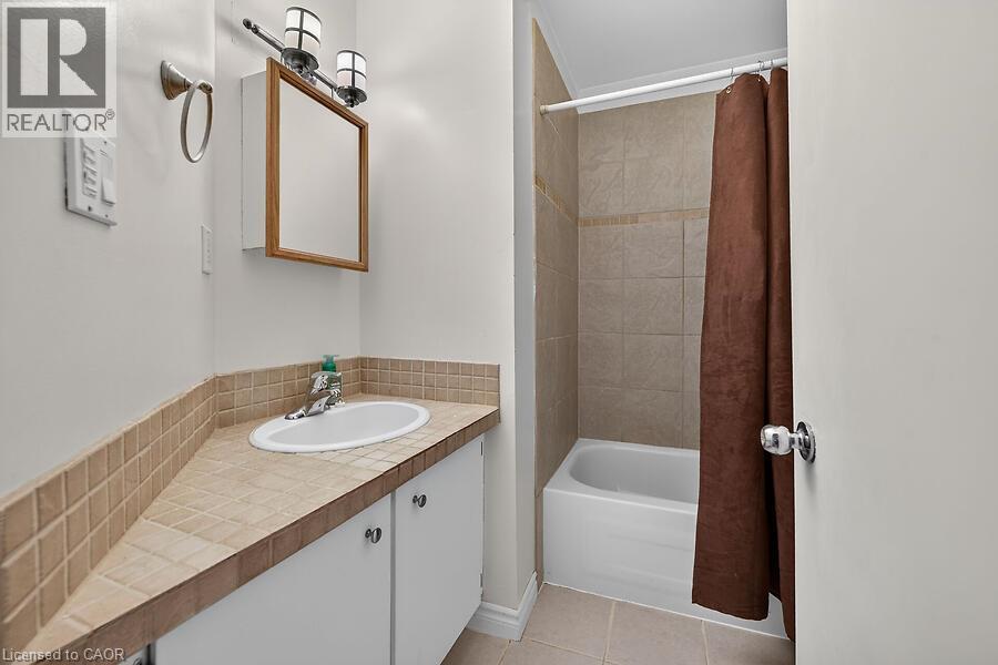 63 Fonthill Road Unit# 3, Hamilton, Ontario L9C 6T1 - Photo 23 - 40874060