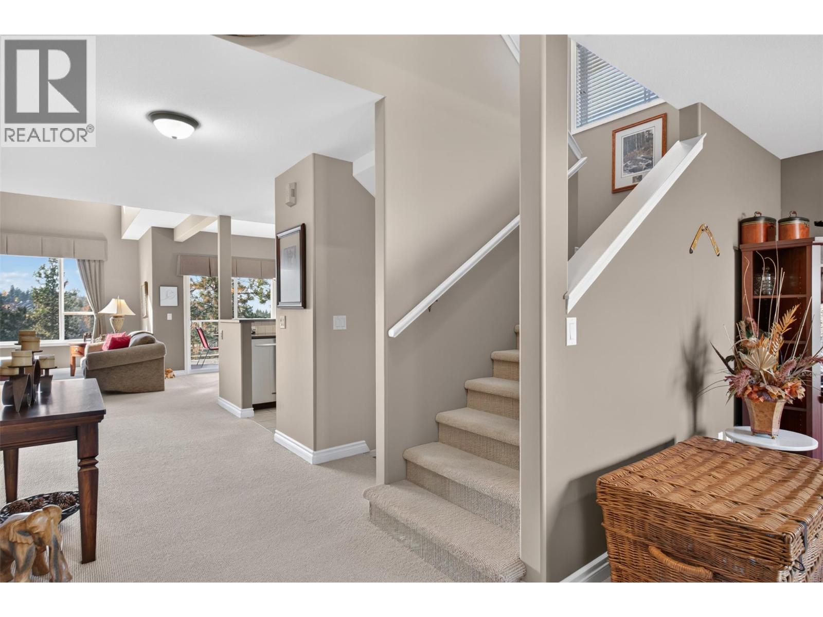 5269 Silverado Place, Kelowna, British Columbia  V1X 7X8 - Photo 3 - 10404326