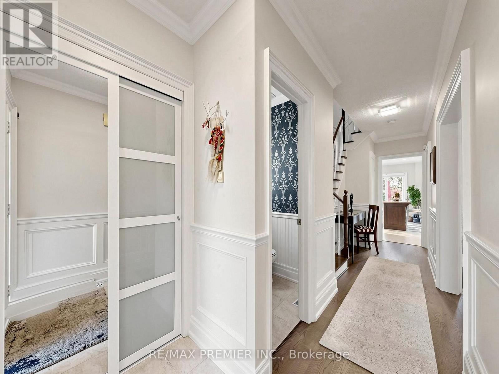 31 Rocksprings Avenue, Richmond Hill, Ontario  L4S 1R2 - Photo 3 - N14117630