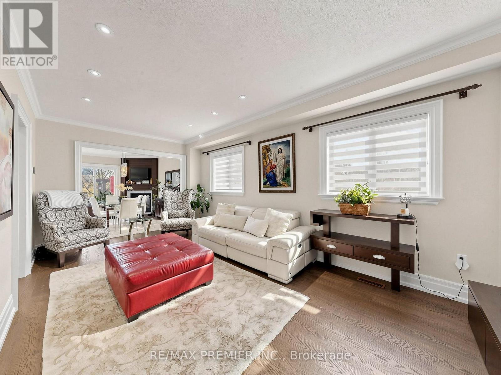 31 Rocksprings Avenue, Richmond Hill, Ontario  L4S 1R2 - Photo 4 - N14117630