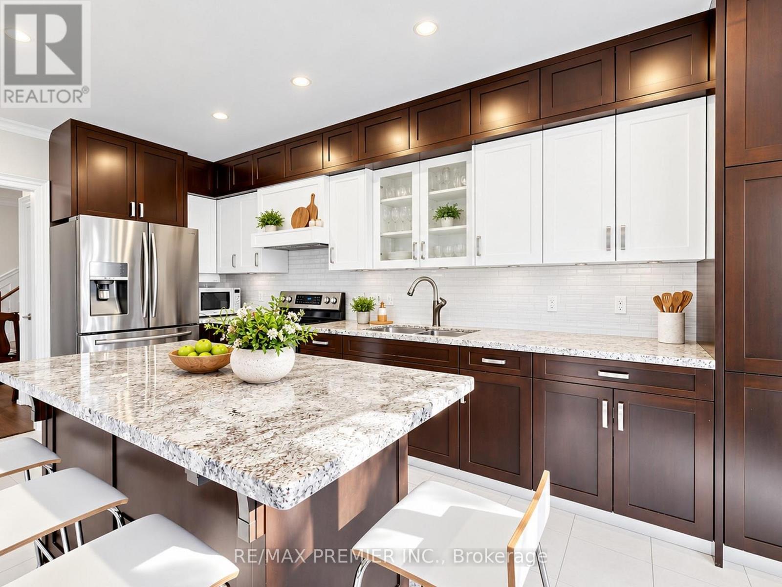 31 Rocksprings Avenue, Richmond Hill, Ontario  L4S 1R2 - Photo 7 - N14117630