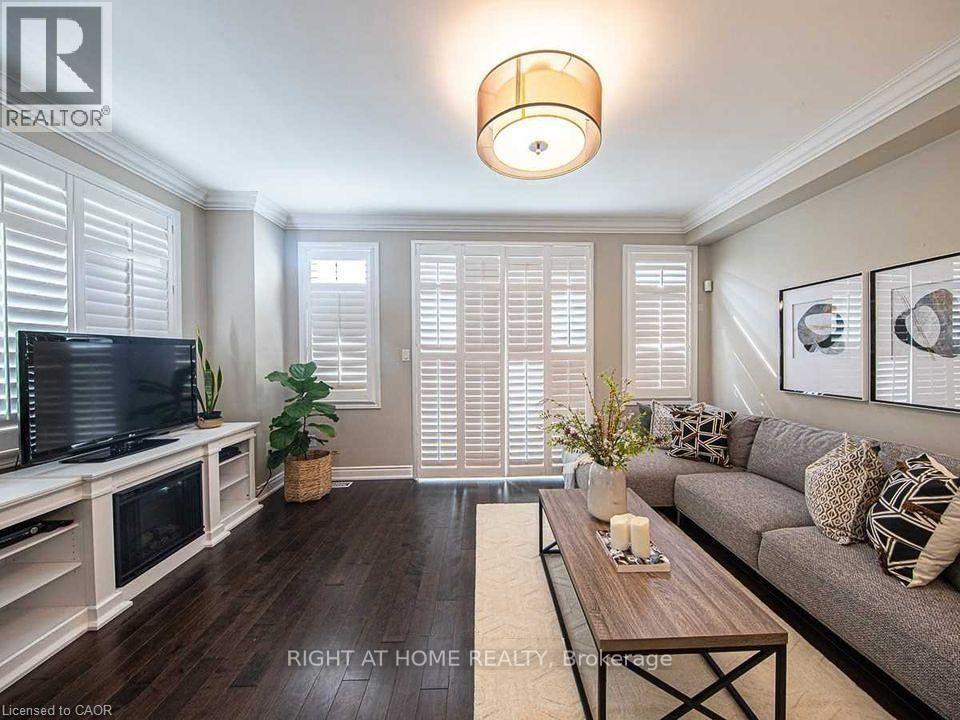 2468 Scholars Common, Burlington, Ontario  L7P 2W2 - Photo 4 - 40874131