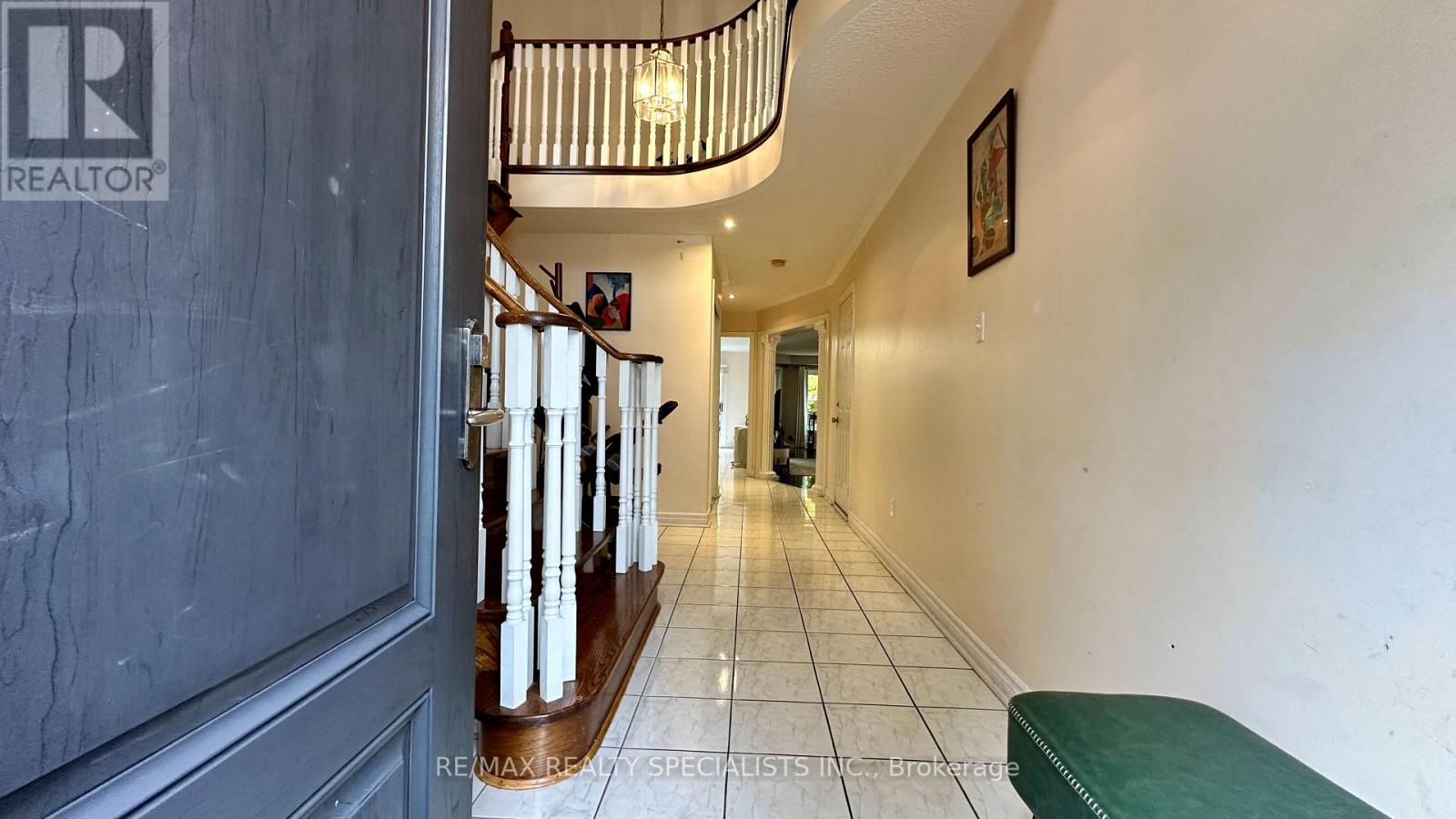 5929 Leeside Crescent, Mississauga, Ontario  L5M 5L8 - Photo 2 - W14117654