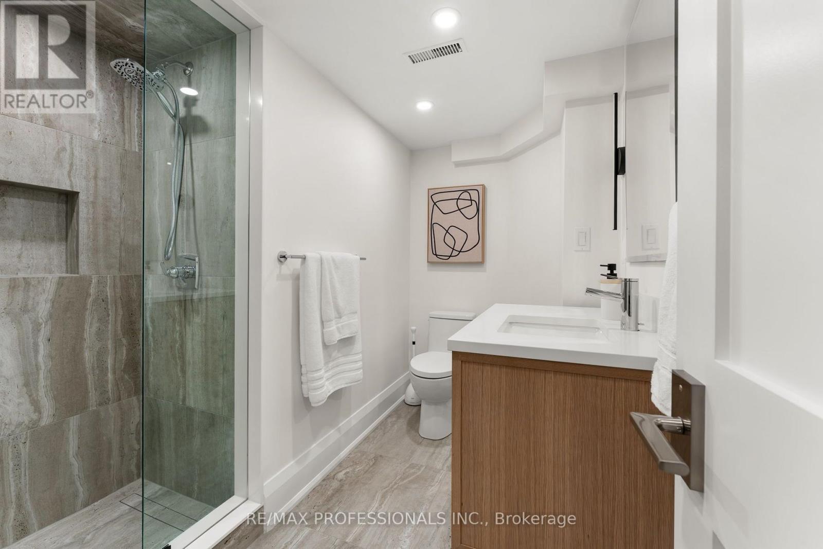 84 Humbervale Boulevard, Toronto, Ontario  M8Y 3P4 - Photo 38 - W14117664