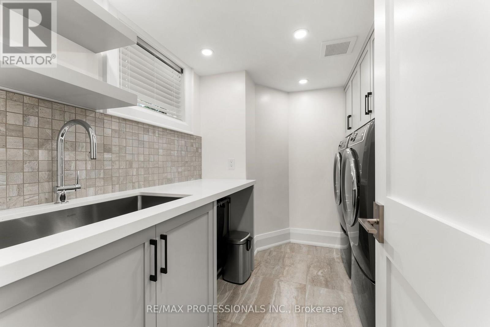 84 Humbervale Boulevard, Toronto, Ontario  M8Y 3P4 - Photo 41 - W14117664