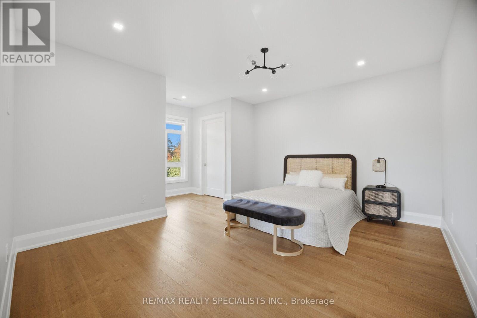 2107 Lakeshore Road W, Oakville, Ontario  L6L 1G6 - Photo 32 - W14117700