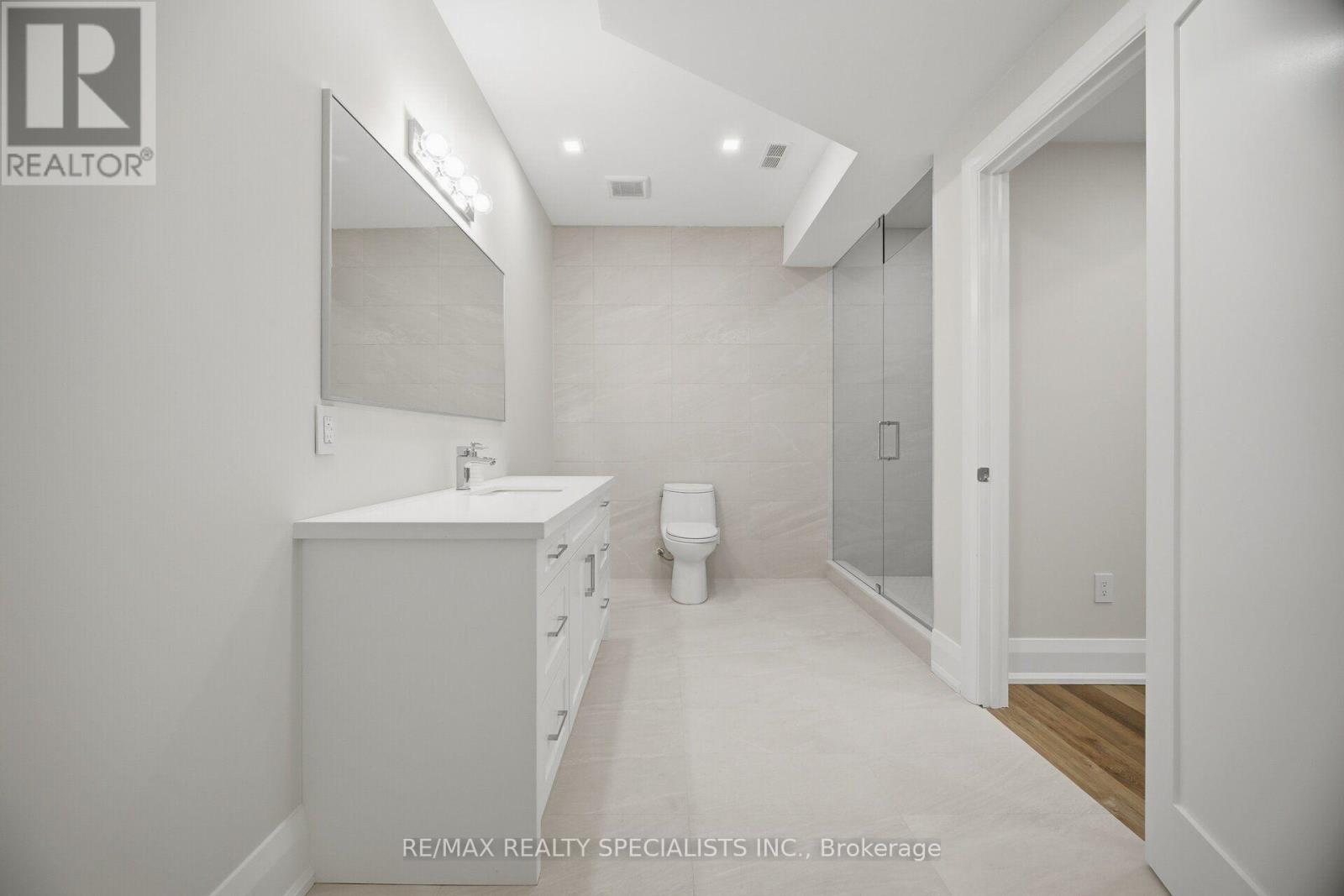 2107 Lakeshore Road W, Oakville, Ontario  L6L 1G6 - Photo 42 - W14117700
