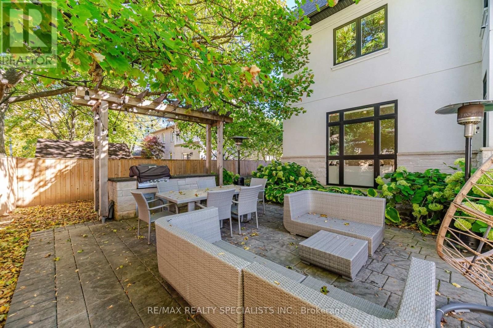 2107 Lakeshore Road W, Oakville, Ontario  L6L 1G6 - Photo 47 - W14117700