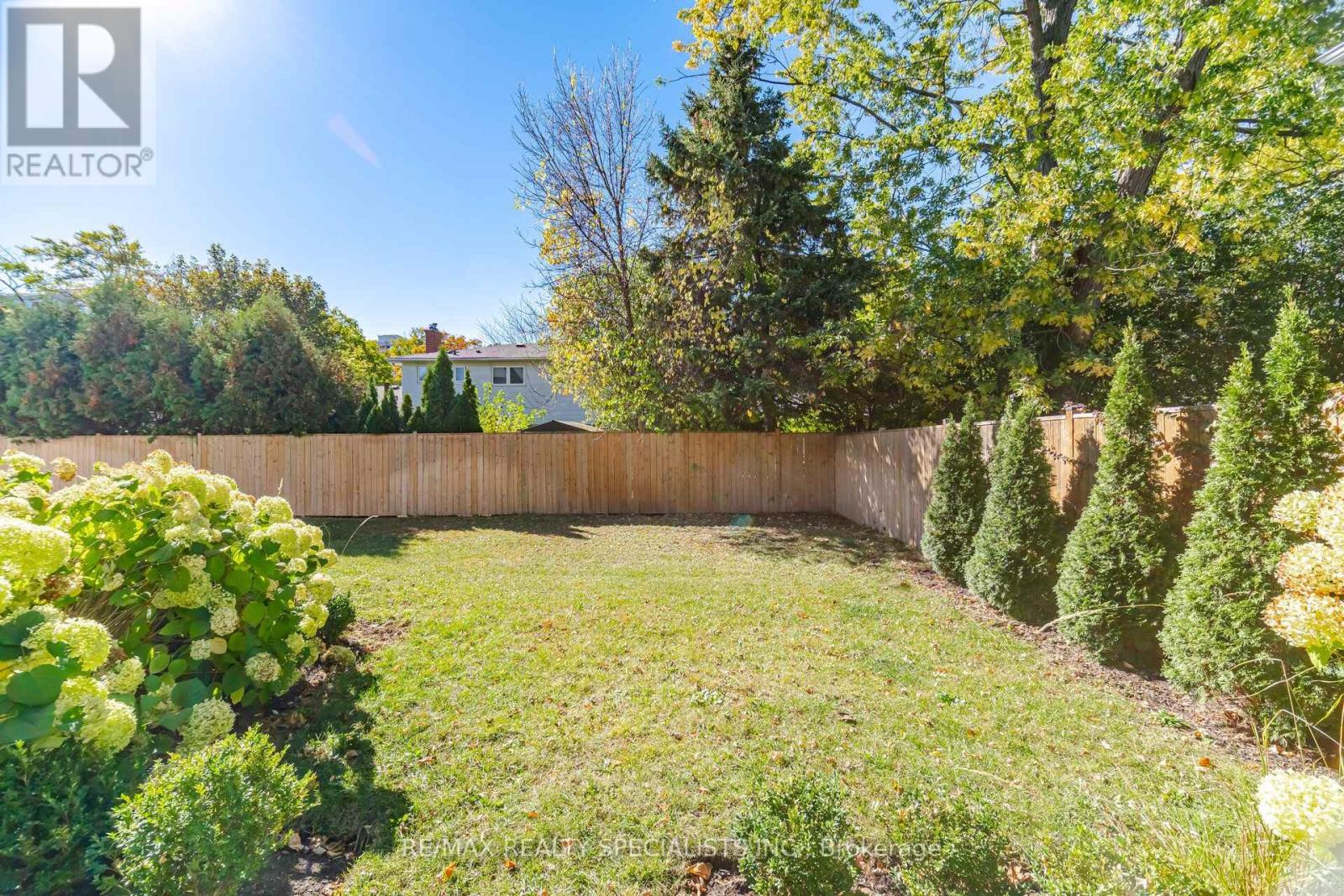 2107 Lakeshore Road W, Oakville, Ontario  L6L 1G6 - Photo 49 - W14117700
