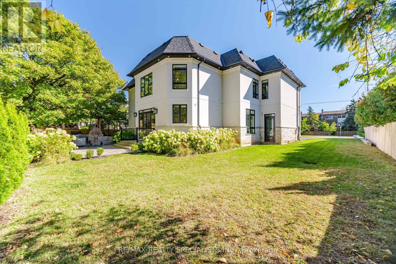2107 Lakeshore Road W, Oakville, Ontario  L6L 1G6 - Photo 50 - W14117700