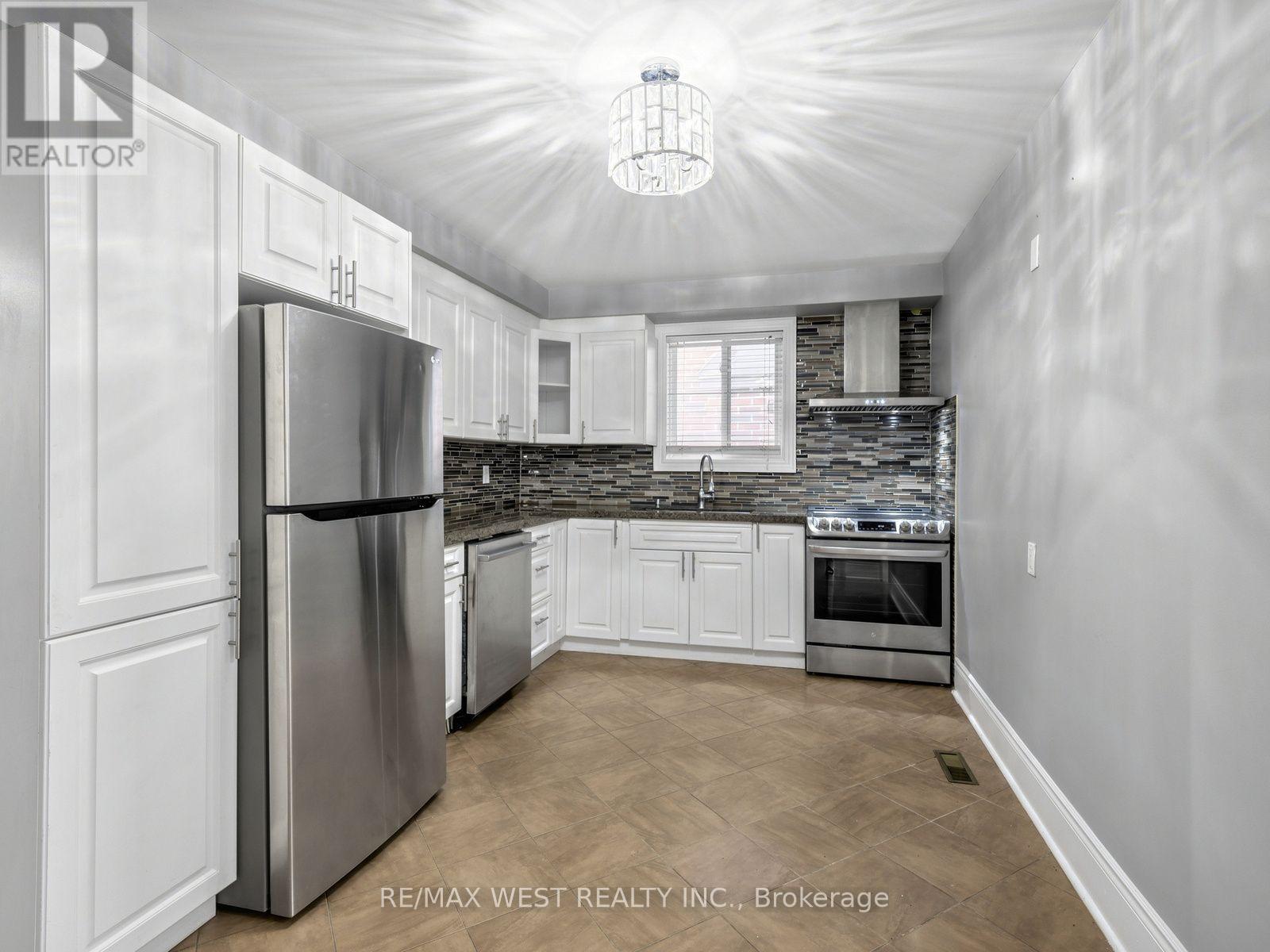 49 Dynevor Road, Toronto, Ontario  M6E 3W7 - Photo 11 - W14117722